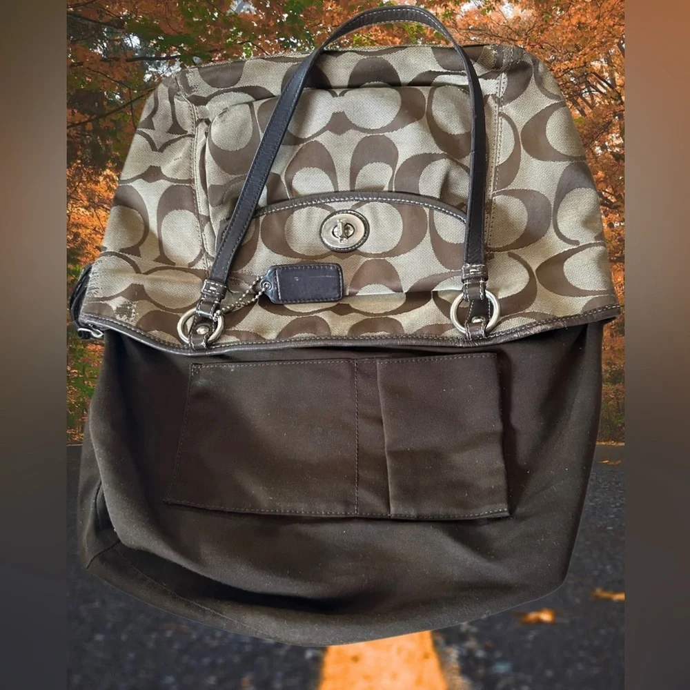 COACH Leah Signature Tote Bag - Khaki/Brown No. D1077-F14659